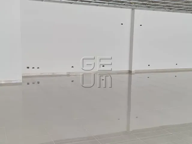 Loja com 550m², para alugar, no bairro Vila São Caetano em Londrina