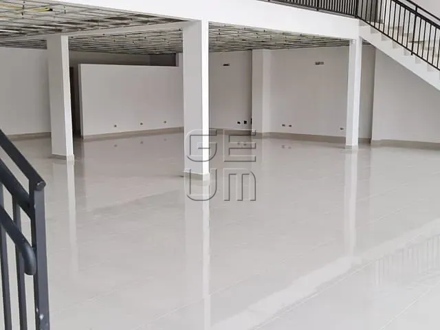 Loja com 550m², para alugar, no bairro Vila São Caetano em Londrina