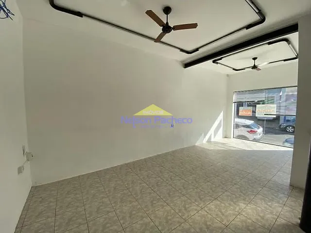 Loja com 454m², para alugar, no bairro Centro em Capivari