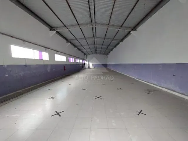 Loja com 600m², para alugar, no bairro Jardim Zaira em Mauá