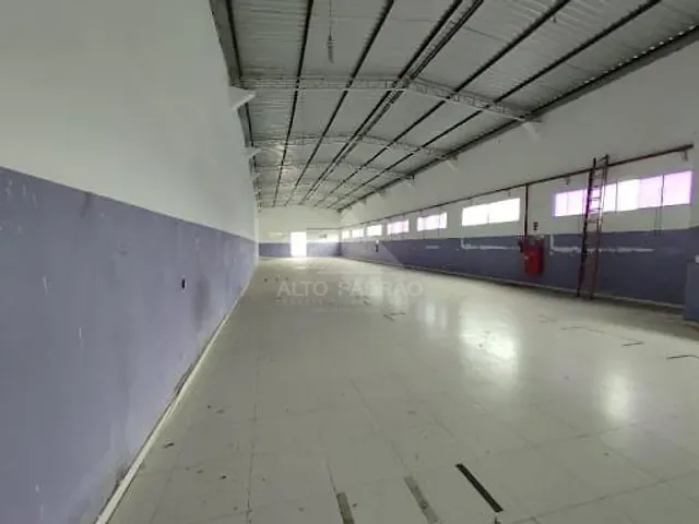 Loja com 600m², para alugar, no bairro Jardim Zaira em Mauá