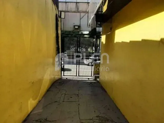 Loja com 110m², para alugar, no bairro Parada Inglesa em São Paulo