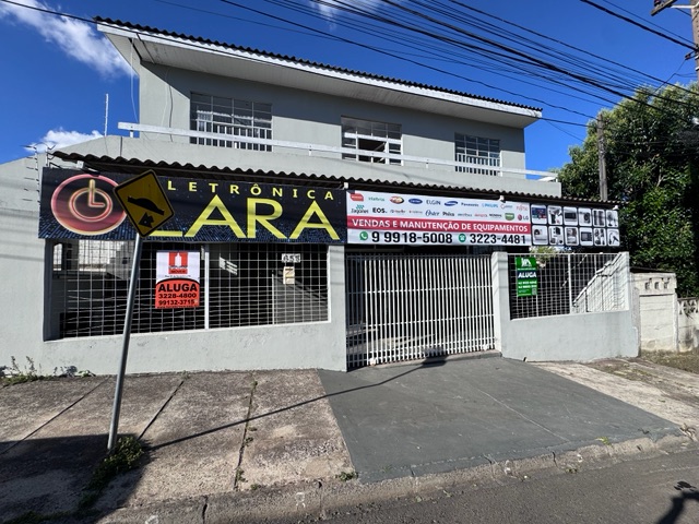 Loja para locação com amplo espaço e 1 banheiro em Olarias.