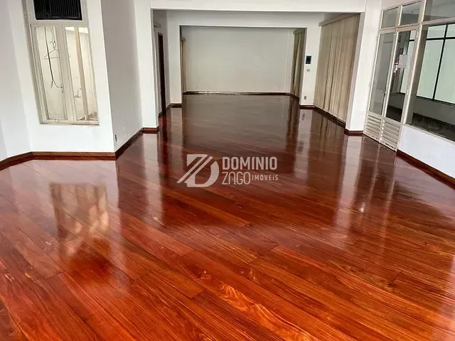 Loja com 903m², para alugar, no bairro Centro em Uberaba
