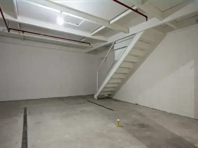 Loja à venda ou para alugar, no bairro iBIRAPUERA em São Paulo