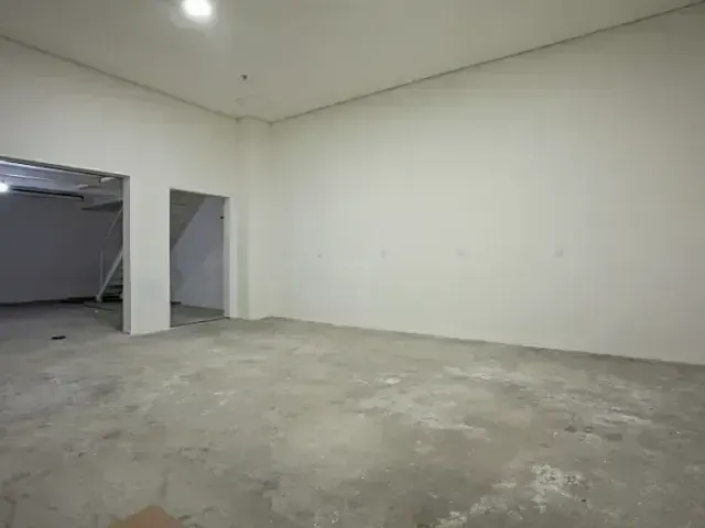 Loja à venda ou para alugar, no bairro iBIRAPUERA em São Paulo