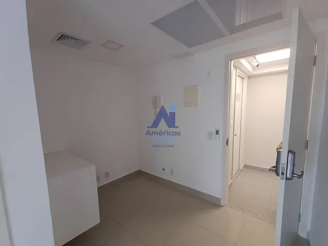 Sala à venda ou para alugar, no bairro Recreio dos Bandeirantes em Rio de Janeiro