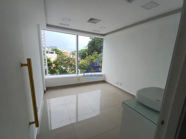 Sala à venda ou para alugar, no bairro Recreio dos Bandeirantes em Rio de Janeiro