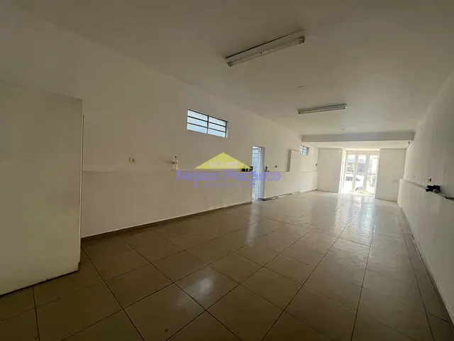 Loja com 278m², para alugar, no bairro Centro em Capivari