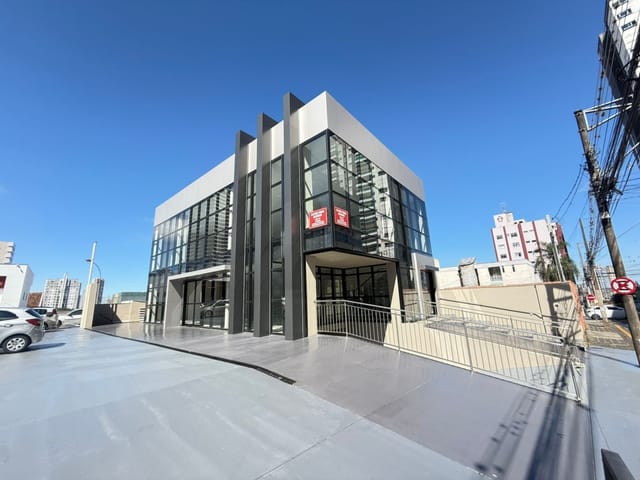 Locação - Loja Comercial, 530m², 16 vagas, Rua Balduíno Taques, Centro.