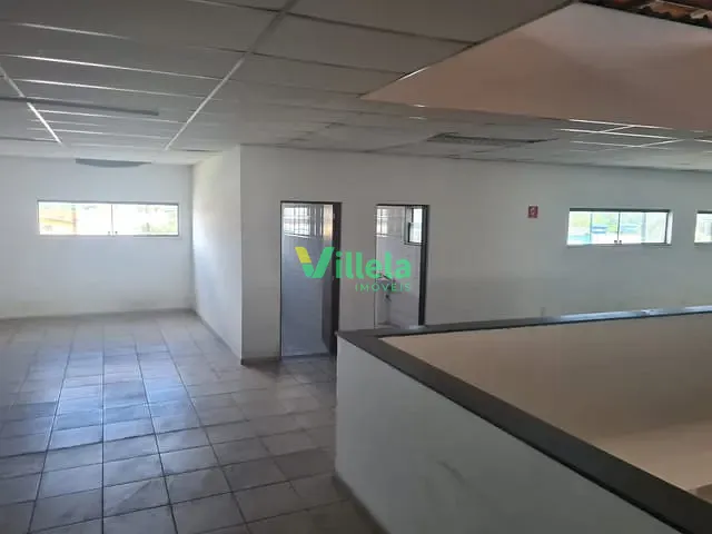 Loja com 1200m², para alugar, no bairro Centro em Poá