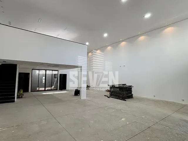 Loja com 242m², à venda ou para alugar, no bairro Jardim Eugênia em Bauru