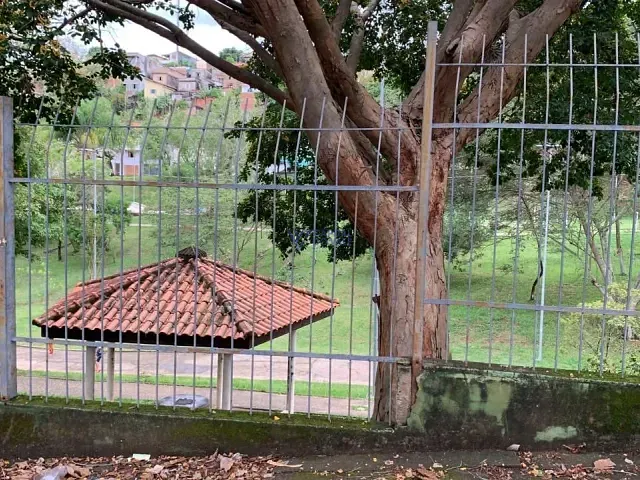 Loja com 300m², à venda, no bairro Parque Santo Antônio em Jacareí