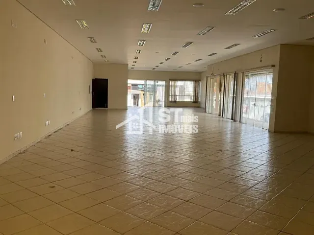 Loja com 339m², para alugar, no bairro Centro em Andradas