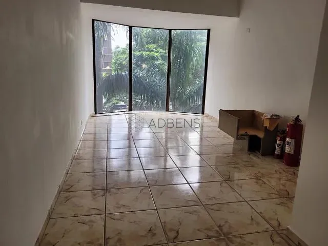 Loja à venda, no bairro Jardim Paulistano em São Paulo