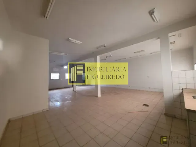 Loja com 300m², à venda ou para alugar, no bairro Centro em São José do Rio Preto