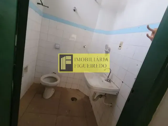 Loja com 300m², à venda ou para alugar, no bairro Centro em São José do Rio Preto