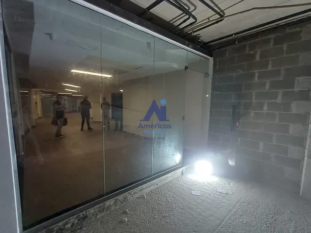 Loja à venda ou para alugar, no bairro Recreio dos Bandeirantes em Rio de Janeiro