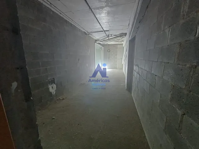 Loja à venda ou para alugar, no bairro Recreio dos Bandeirantes em Rio de Janeiro