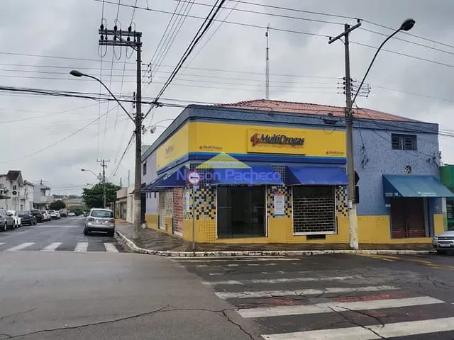 Loja com 238m², para alugar, no bairro Centro em Capivari