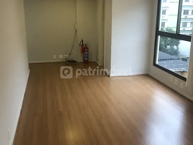 Loja com 28m², à venda, no bairro Jardim Botânico em Rio de Janeiro