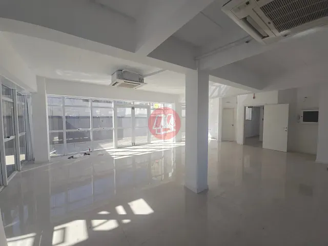 Loja para alugar, no bairro Petrópolis em Porto Alegre