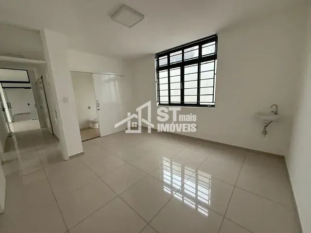 Loja com 205m², para alugar, no bairro Vila Mosconi em Andradas