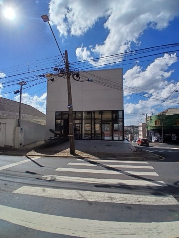 Loja para Locação, 200 m², 4 vagas, Salão Amplo, 2 banheiros, Mezanino, Próximo à Havan - Centro, Ponta Grossa.