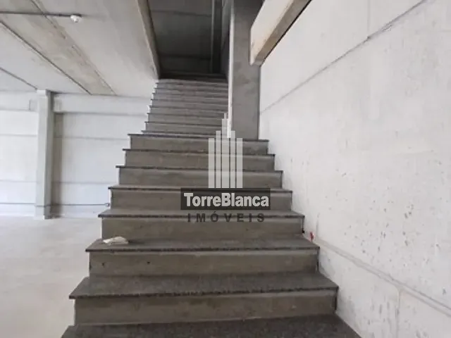 Loja com 200m², para alugar, no bairro Centro em Ponta Grossa