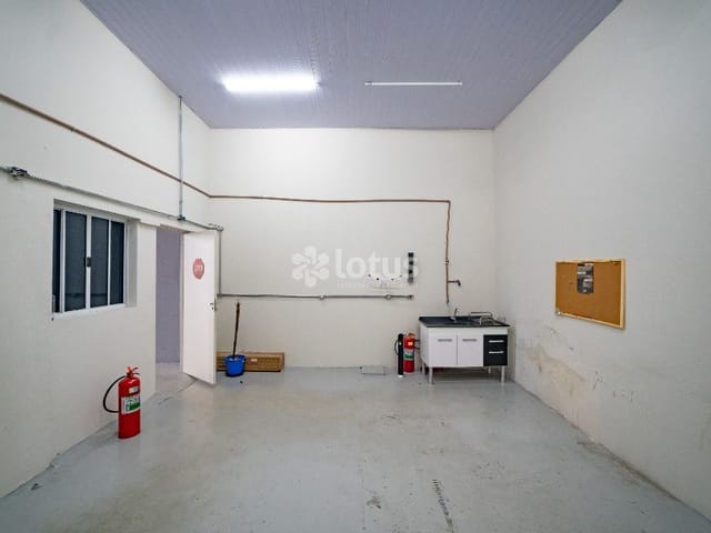 Loja com 140m², para alugar, no bairro Portais (Polvilho) em Cajamar