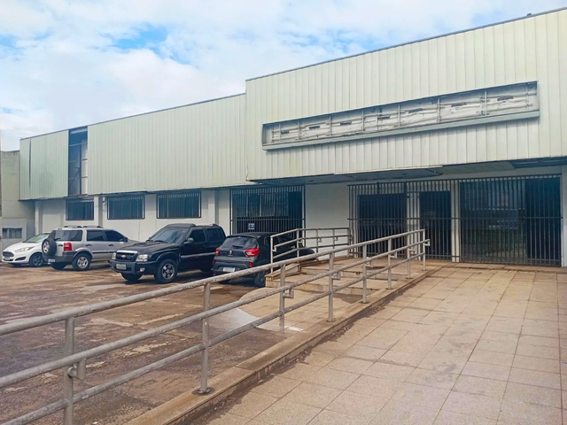 Salão Comercial para locação, 419 m², 7 salas, Pé-direito alto, Salão Amplo, Estacionamento - Chapada, Ponta Grossa.