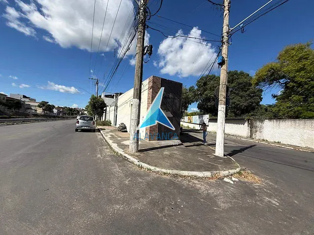 Loja com 166m², para alugar, no bairro Grã-Duquesa em Governador Valadares