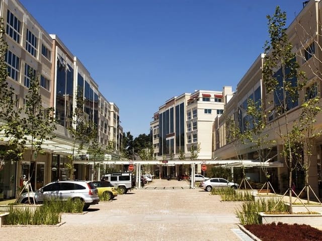 Foto do Loja - Salão, 59 m² - venda por R$ 550.000,00 ou aluguel por R$ 7.131,91/mês - Cotia - Cotia/SP | BUSSOCABA ADMINISTRACAO DE BENS E IMOVEIS LTDA