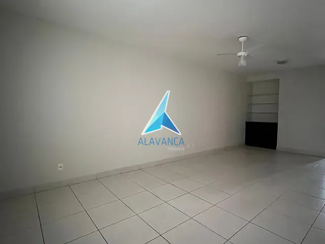 Loja com 357m², para alugar, no bairro Centro em Governador Valadares