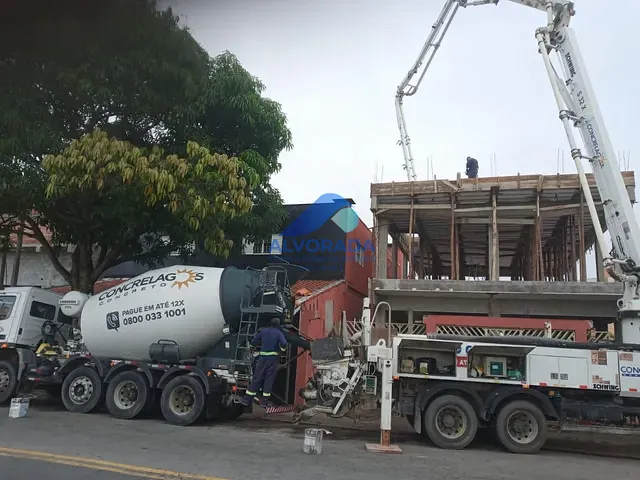 Loja à venda ou para alugar, no bairro Jardim das Indústrias em São José dos Campos