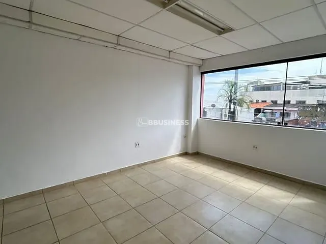 Loja com 130m², para alugar, no bairro Nova Gerty em São Caetano do Sul