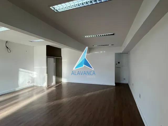 Loja com 47m², para alugar, no bairro Centro em Governador Valadares