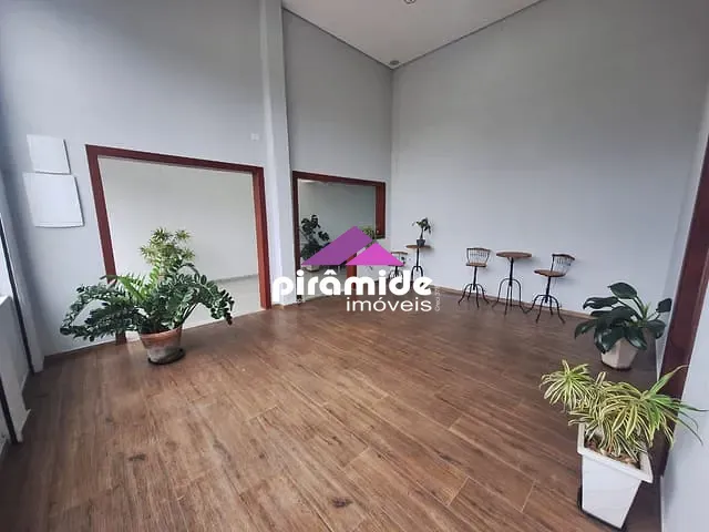 Loja com 36m², para alugar, no bairro Cidade Jardim em Caraguatatuba
