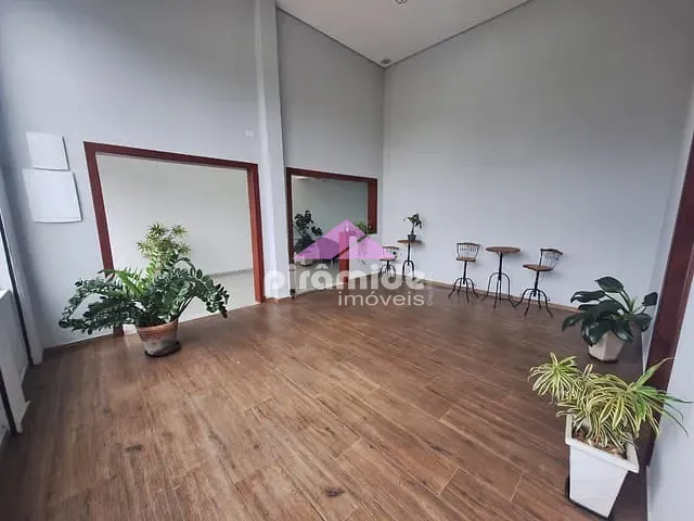 Loja com 36m², para alugar, no bairro Cidade Jardim em Caraguatatuba