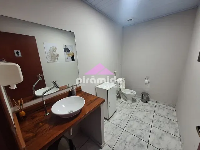 Loja com 36m², para alugar, no bairro Cidade Jardim em Caraguatatuba