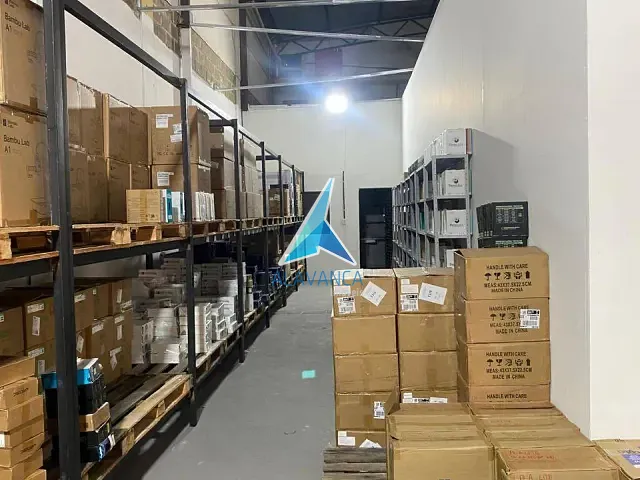 Loja com 130m², para alugar, no bairro Centro em Governador Valadares