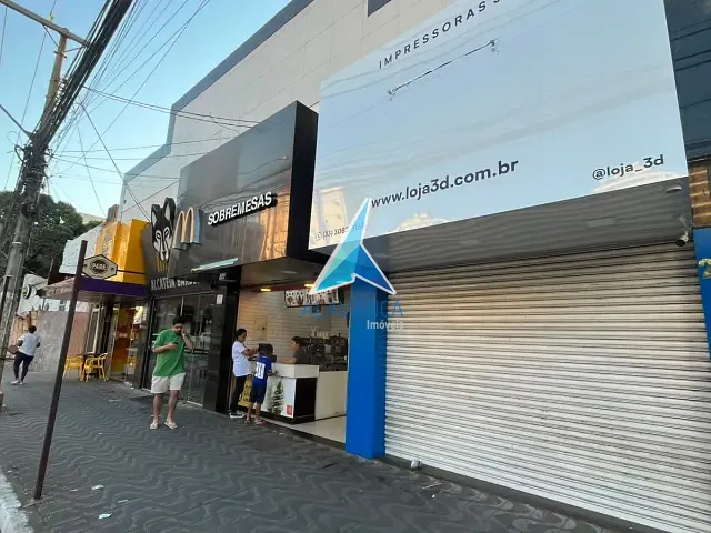 Loja com 130m², para alugar, no bairro Centro em Governador Valadares