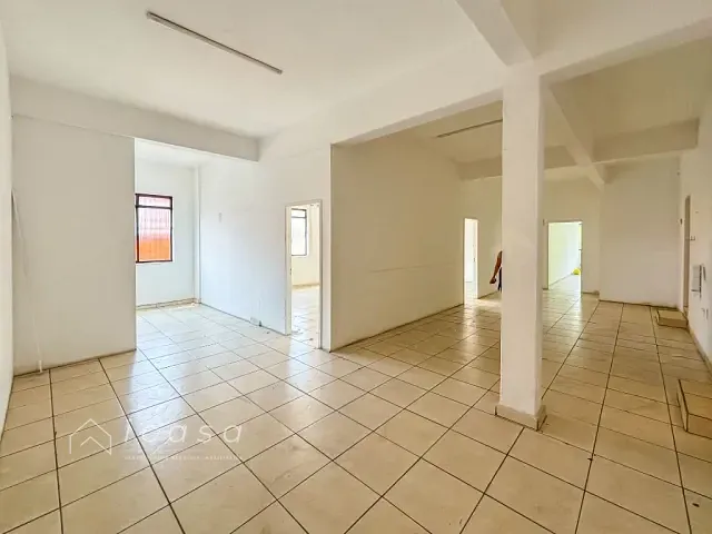 Loja com 702m², para alugar, no bairro Vila São João em Caçapava