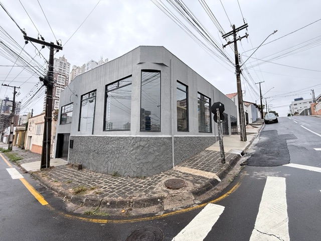 Loja para Locação, 200 m², Salão Amplo, 2 banheiros, 1 vaga, Cozinha - Centro, Ponta Grossa.