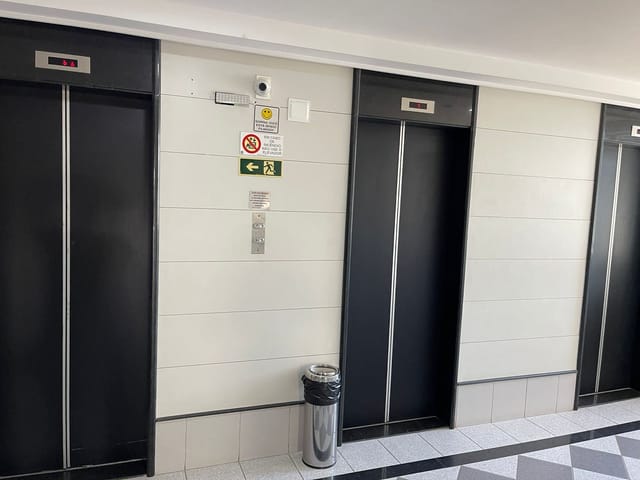 Foto do Loja - Sala Comercial com 90M² e amplo estacionamento rotativo para clientes. Localizado em Santa Lúcia no ED Metropolitan Office | Vitoria Imóveis