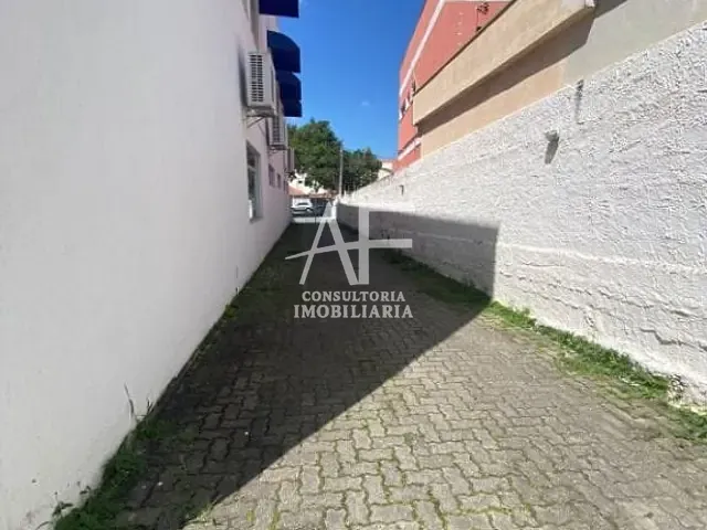 Loja com 477m², para alugar, no bairro Jardim das Nações em Taubaté