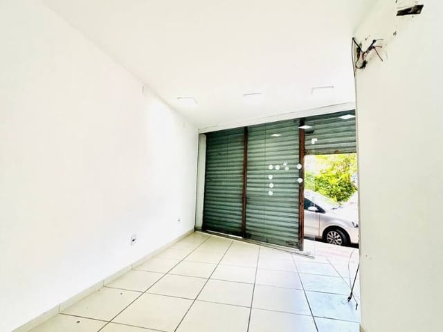 Loja com 205m², para alugar, no bairro Centro em Macaé