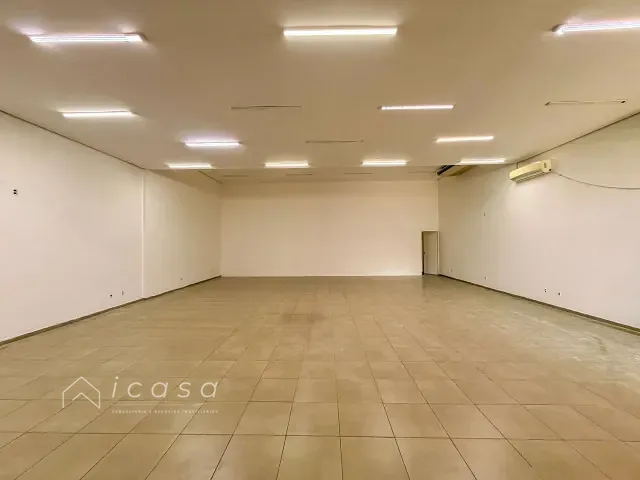 Loja com 220m², para alugar, no bairro Centro em Caçapava