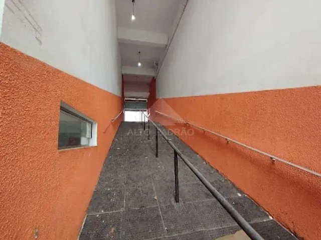 Loja com 180m², para alugar, no bairro Vila Nossa Senhora das Vitórias em Mauá