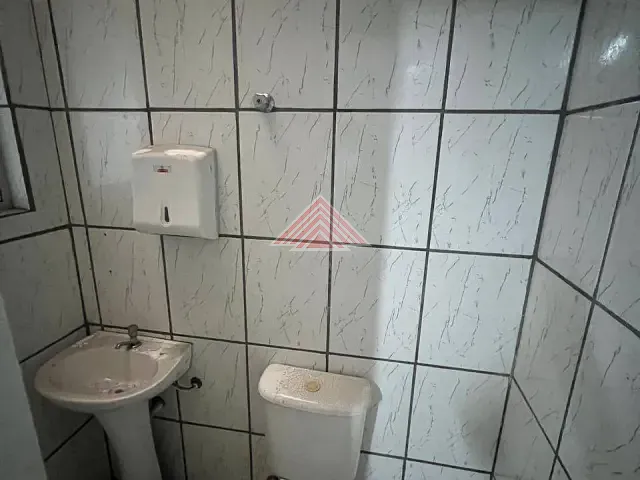 Sala com 180m², para alugar, no bairro Vila Nossa Senhora das Vitórias em Mauá